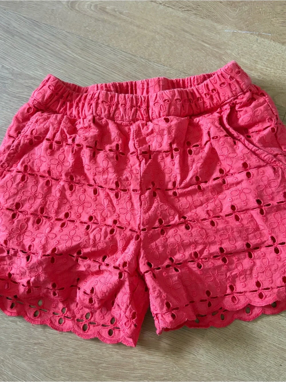 Hanna Anderson girls coral eyelet cotton shorts with floral pattern Sz 4